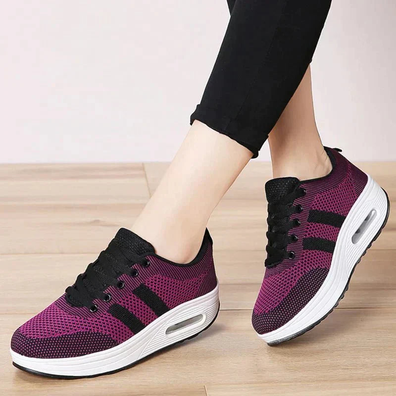 Women's walking sneakers with clean shape and low-cut design